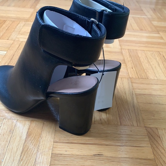 H&M Black Sandals Heels - Size 8 - Picture 4 of 4